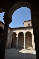 Basilica Courtyard3